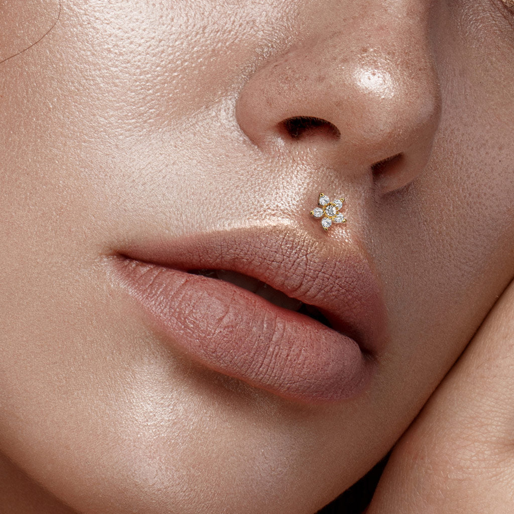Daisy Flower Labret